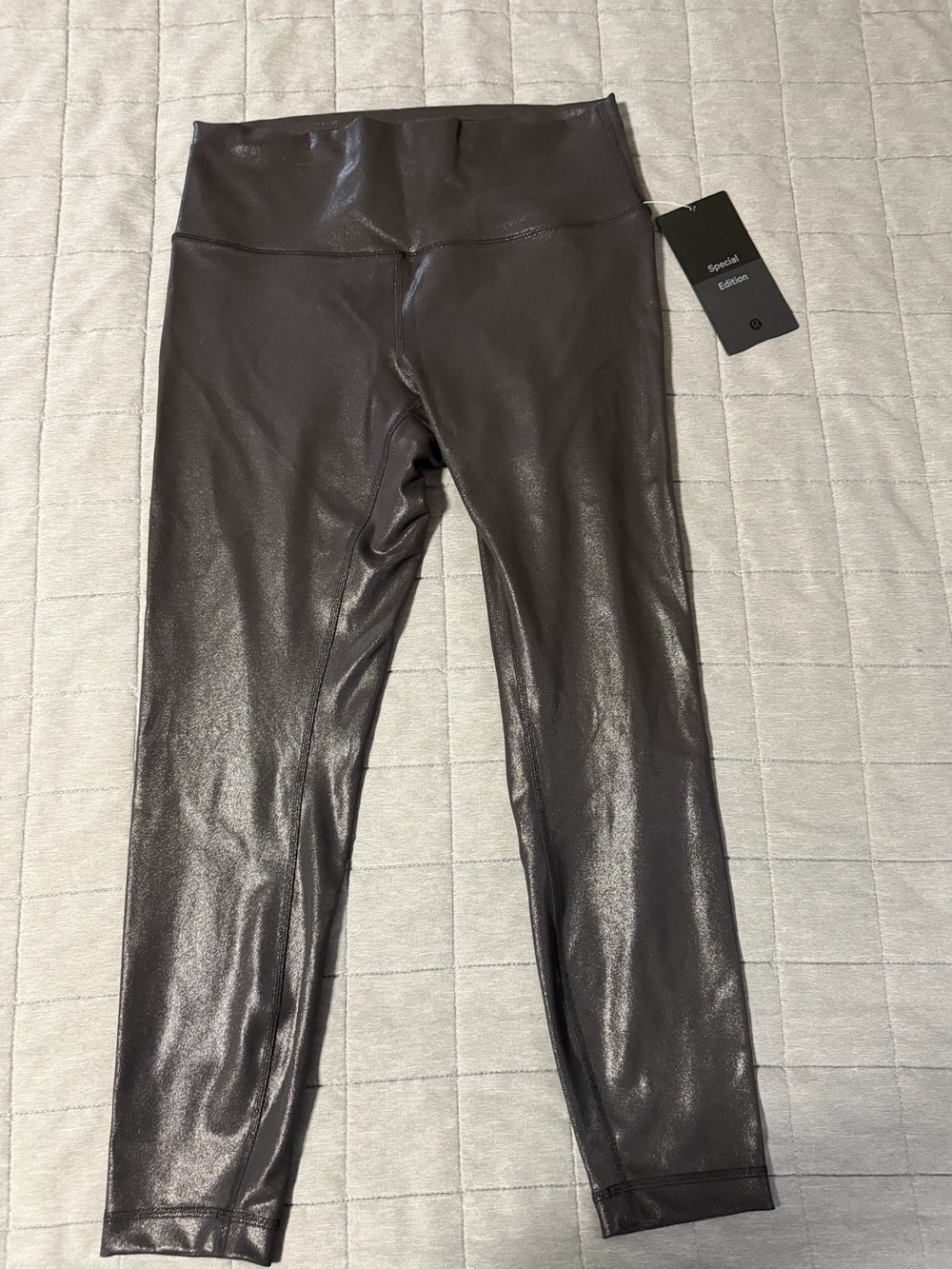 Lululemon - SPECIAL EDITION Wunder Train High Rise 25in Length *Foil - Size 10